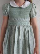 Robe fille à smocks col rond manche courte modèle 1