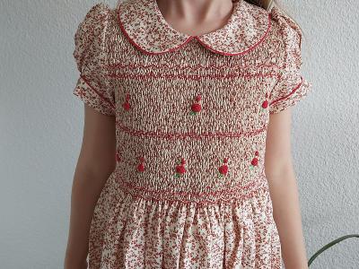 Robe fille à smocks col rond manche courte modèle 7