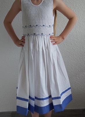 Robe fille à smocks sans manche modèle 4