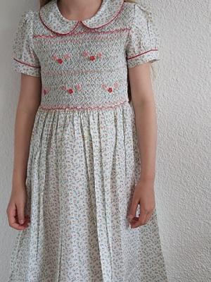 Robe fille à smocks col rond manche courte modèle 4